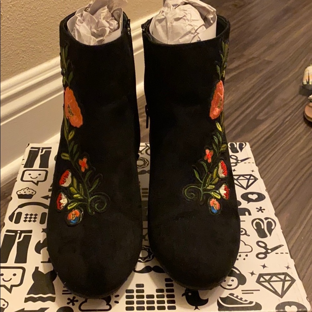 Bamboo Autumn Booties. Size 10